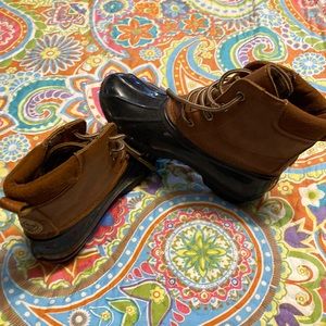 Duck boots